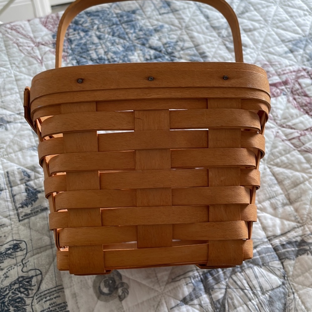 Longaberger 1997 One Handle Basket. - Picture 6 of 9